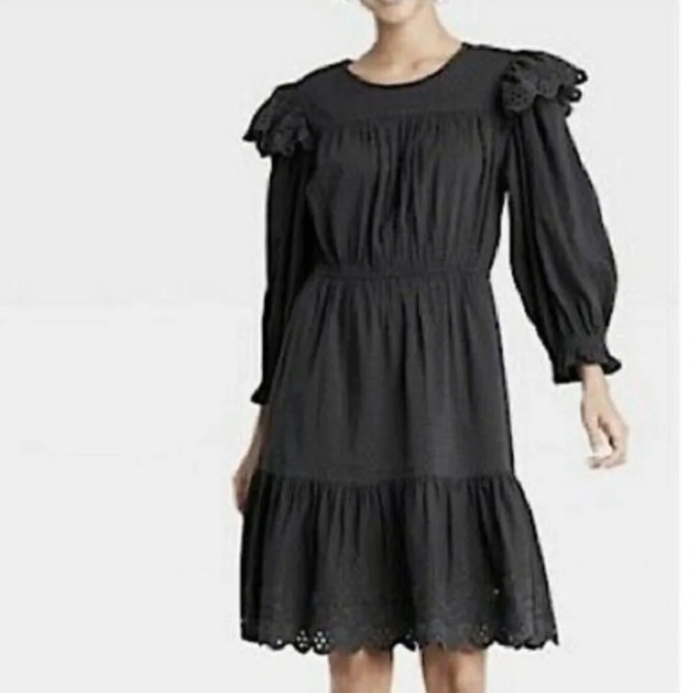 (S)- Universal Thread Women’s Ruffle Long Sleeve Dress
